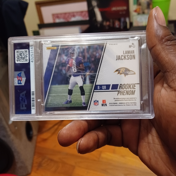 2018 Lamar Jackson Rookie Phenoms HRZ Yellow Red PSA 9 - Picture 3 of 3
